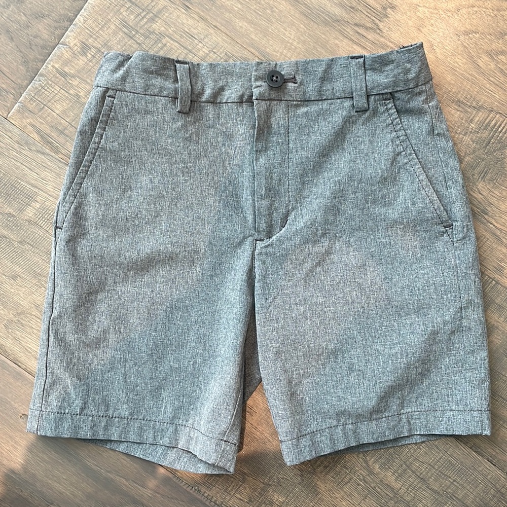 Vineyard vines Boys performance shorts